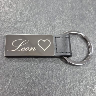 Schlüsselanhänger mit individueller Gravur.